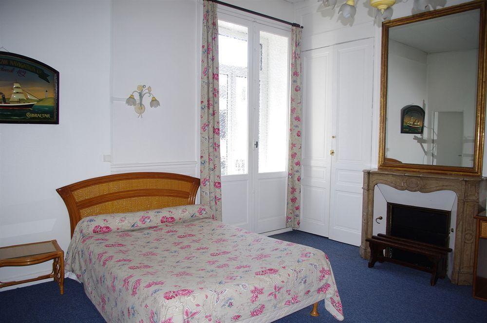 Hotel De La Paix Limoges Buitenkant foto